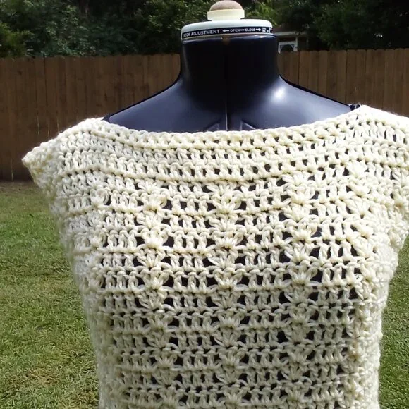 Handed Crafted Peacock Shell Top, Color Cream, Size Large. - Picture 4 of 4